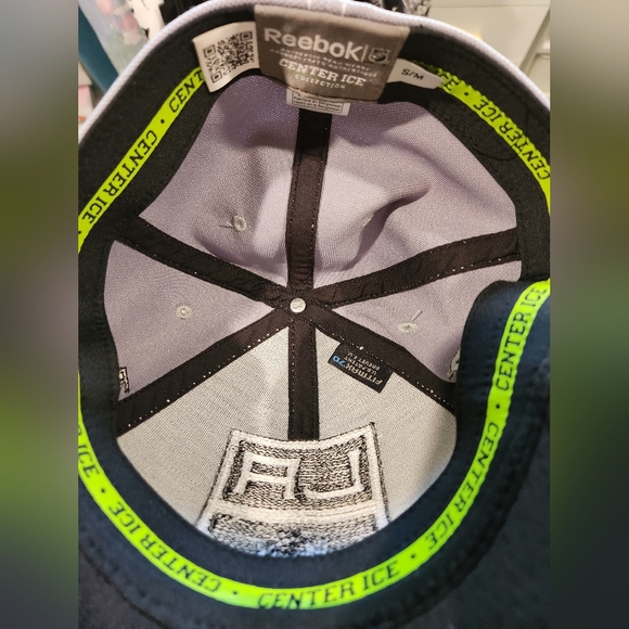LA Kings hat - Picture 4 of 5